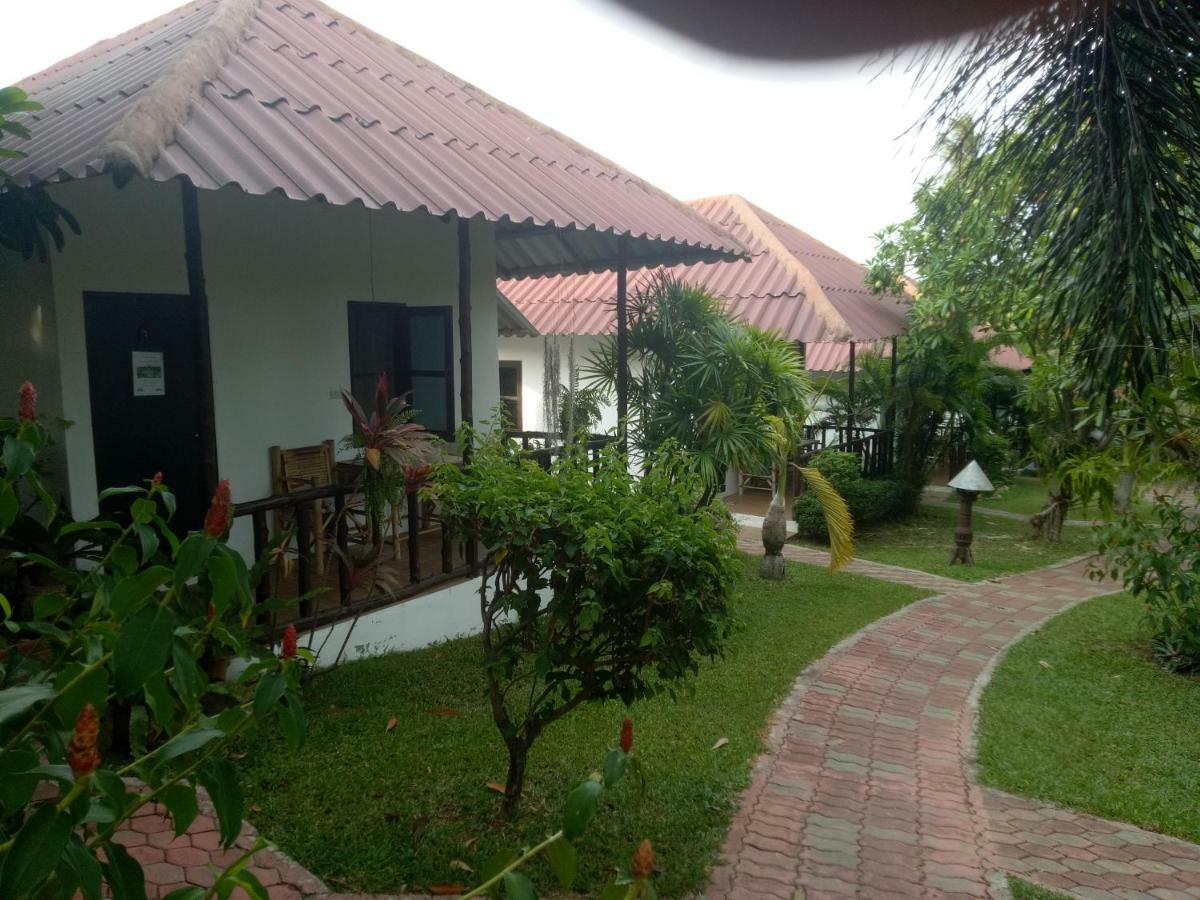 Bee Nat Garden Resort Плажа Банграк Екстериор снимка