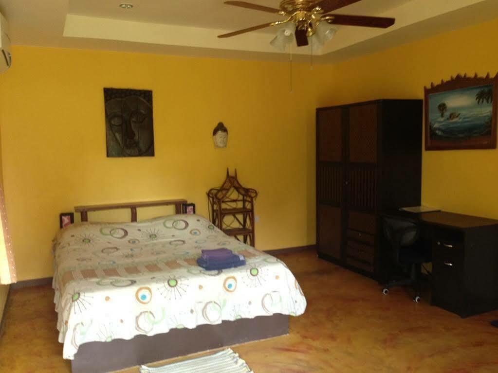 Bee Nat Garden Resort Плажа Банграк Екстериор снимка