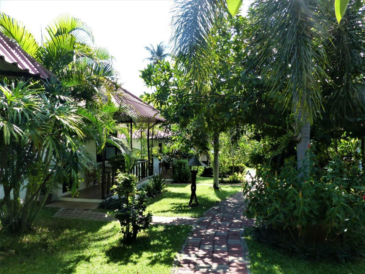 Bee Nat Garden Resort Плажа Банграк Екстериор снимка